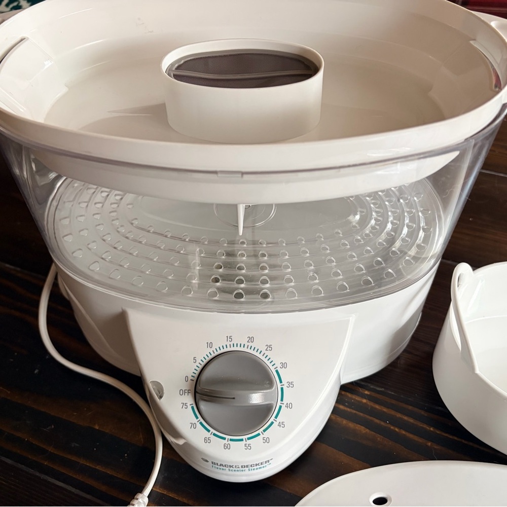Black & Decker White Electric Food Steamer with Timer Dial
